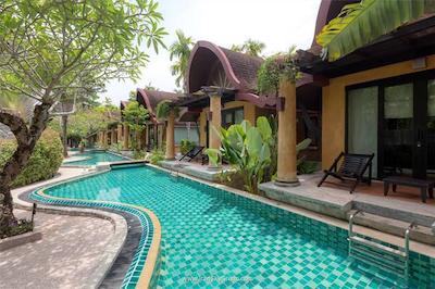 فرانت ویلیج اند د ویلیج ریزورت اند سپا