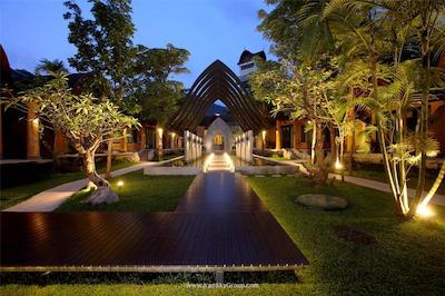 فرانت ویلیج اند د ویلیج ریزورت اند سپا