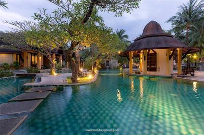 فرانت ویلیج اند د ویلیج ریزورت اند سپا