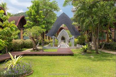 فرانت ویلیج اند د ویلیج ریزورت اند سپا