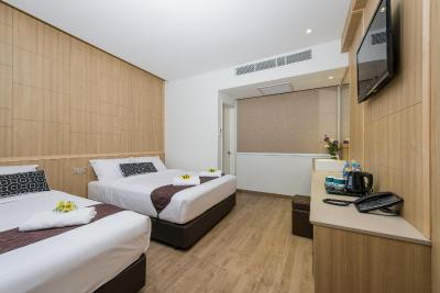 هتل 81 پرمیر استار