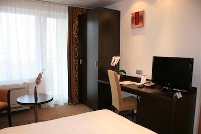 بست وسترن هتل جنا