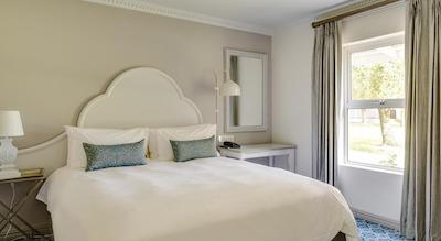 پرتیا هتل کاپ تون موبر