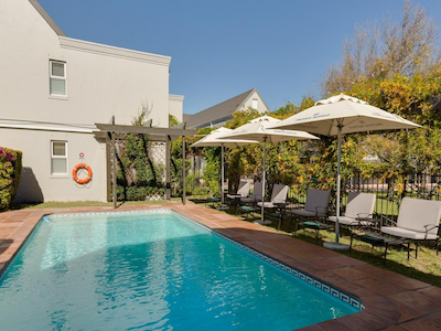 پرتیا هتل کاپ تون موبر