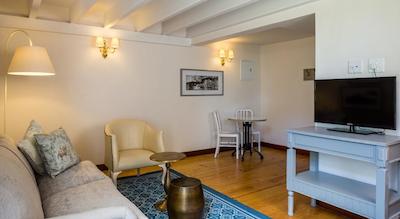 پرتیا هتل کاپ تون موبر