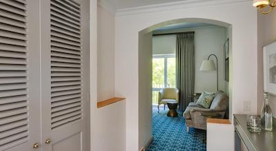 پرتیا هتل کاپ تون موبر