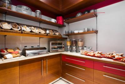 اورستارز تسانا