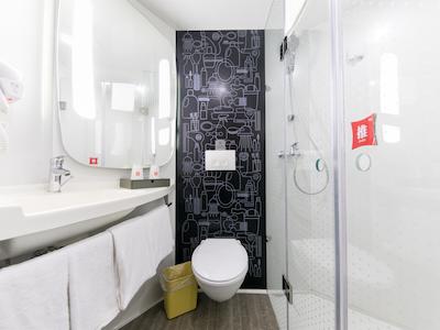 ایبیز هانگزهو وست لاک قینگچون راد هتل