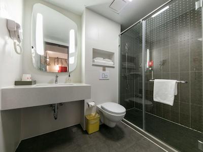 ایبیز هانگزهو وست لاک قینگچون راد هتل