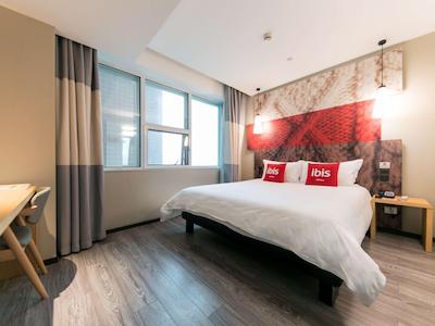 ایبیز هانگزهو وست لاک قینگچون راد هتل