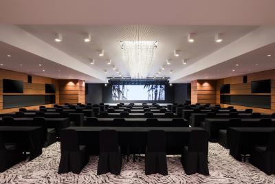 نوتل امباسادر اسئوول دنگدامون هتل اند رسیدنسز