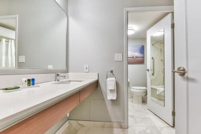 رادیسن سویت ترنتو آیرپرت