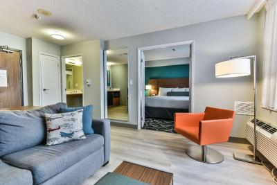 رادیسن سویت ترنتو آیرپرت