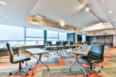 رادیسن سویت ترنتو آیرپرت