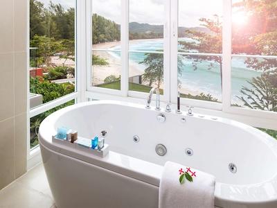 نووتل پوکت کامالا بیچ