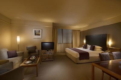 استامفرد پلازا ادلید