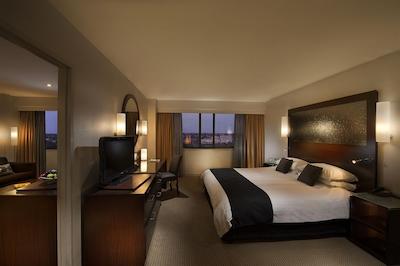 استامفرد پلازا ادلید