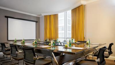 ماریوت اکزکیوتیو اپارتمنتز می فر