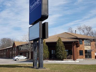 تراولج بای ویندهام ولاند