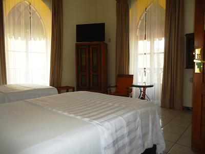 بست وسترن پلاس هتل سبالز