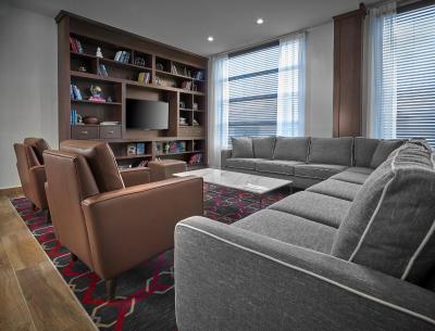 فور پوینتز بای شراتون ادمنتون وست