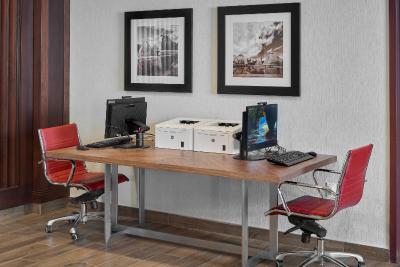 فور پوینتز بای شراتون ادمنتون وست