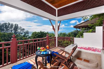 تاورن بیچ ویلیج ریزورت اند اسپا پاکت