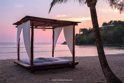 تاورن بیچ ویلیج ریزورت اند اسپا پاکت