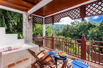 تاورن بیچ ویلیج ریزورت اند اسپا پاکت