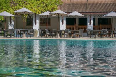 تاورن بیچ ویلیج ریزورت اند اسپا پاکت