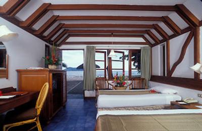 تاورن بیچ ویلیج ریزورت اند اسپا پاکت