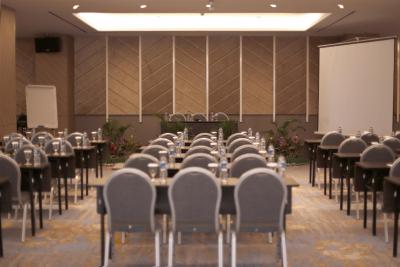 گراند اُرچاردز هتل راجاوالی کمران