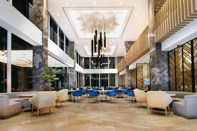 گراند اُرچاردز هتل راجاوالی کمران