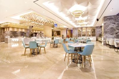 گراند اُرچاردز هتل راجاوالی کمران