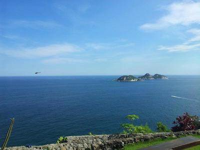 کلیفسید گوست هوس اند اکسپرینس