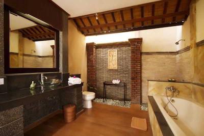 بالی اِیو هتل اند ویلاز