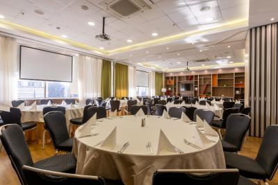 هالیدی این سکولنیکی