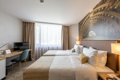 هالیدی این سکولنیکی