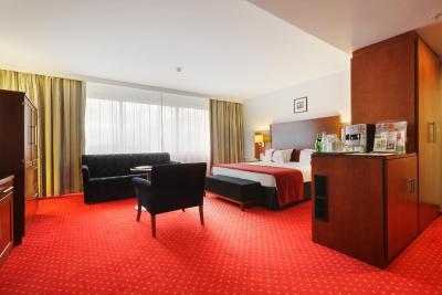 هالیدی این سکولنیکی