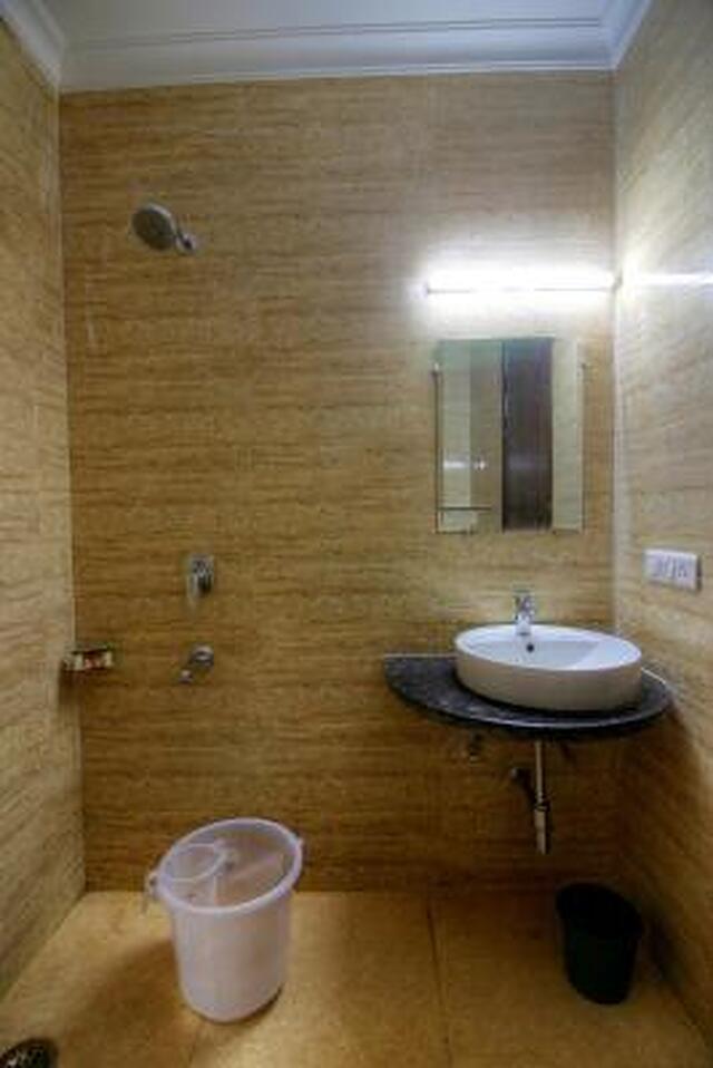 آلماتی این