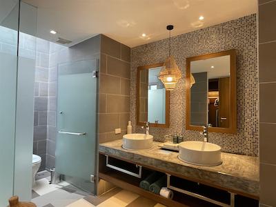 مانادای خاو لاک