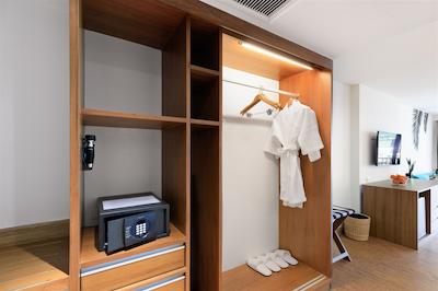 مانادای خاو لاک