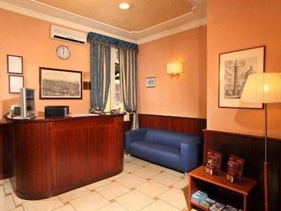 هتل سنترو کاوور