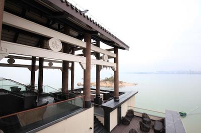 انگسانا زهوهای فنیکس ب هتل