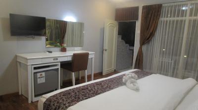 د تامان اِیو