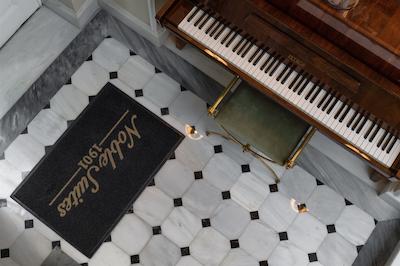 نوبل سوئیتس