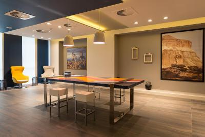 مرکور آلماتی سیتی سنتر