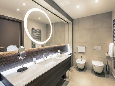 مرکور آلماتی سیتی سنتر