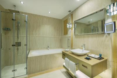 وایندهام دوحه وست بی