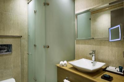 وایندهام دوحه وست بی